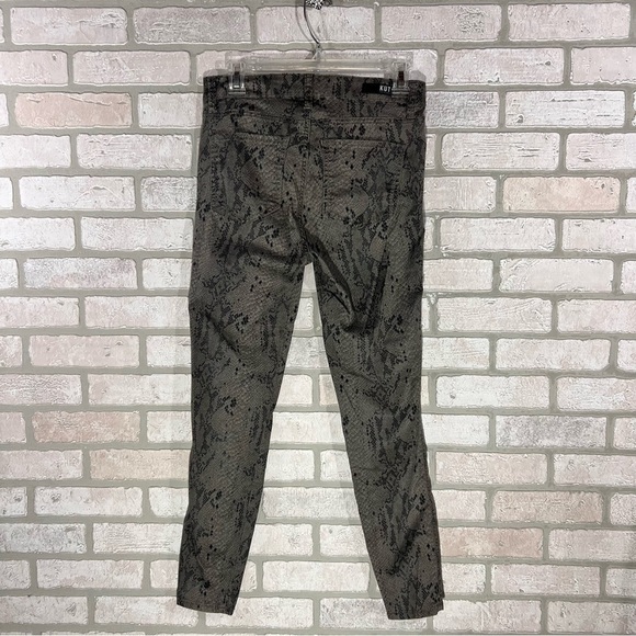 Kut from the Kloth Donna High Rise Ankle Skinny Jeans in Snakeskin Wash Size 4 - Picture 4 of 9